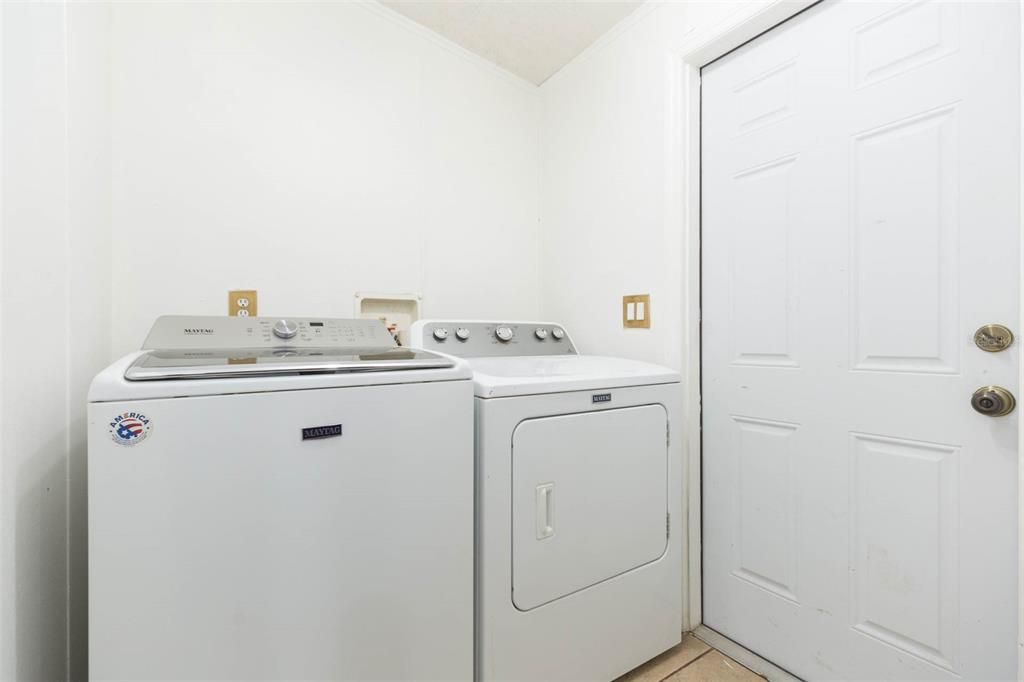For Sale: $249,900 (3 beds, 2 baths, 1568 Square Feet)