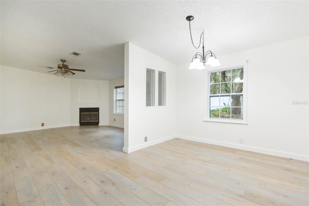 For Sale: $249,900 (3 beds, 2 baths, 1568 Square Feet)