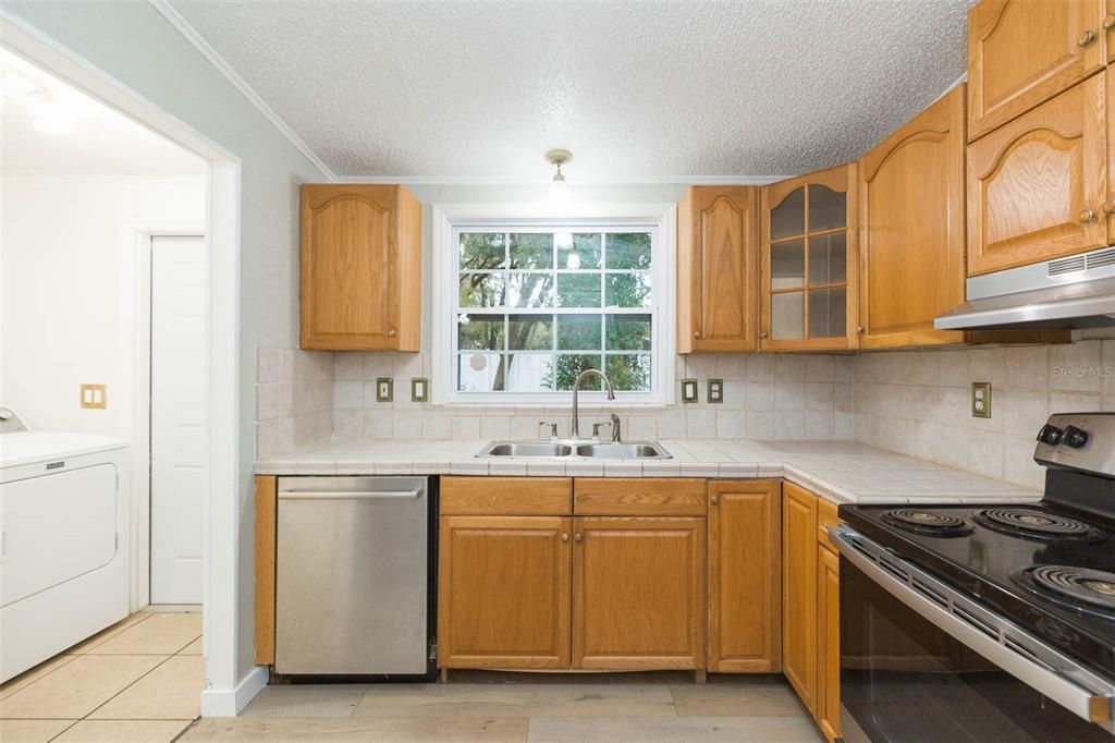 For Sale: $249,900 (3 beds, 2 baths, 1568 Square Feet)