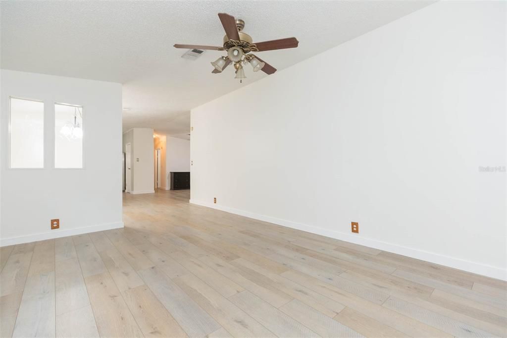 For Sale: $249,900 (3 beds, 2 baths, 1568 Square Feet)