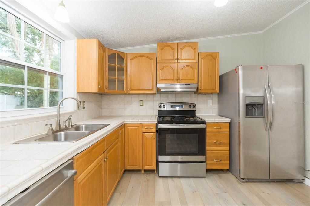 For Sale: $249,900 (3 beds, 2 baths, 1568 Square Feet)