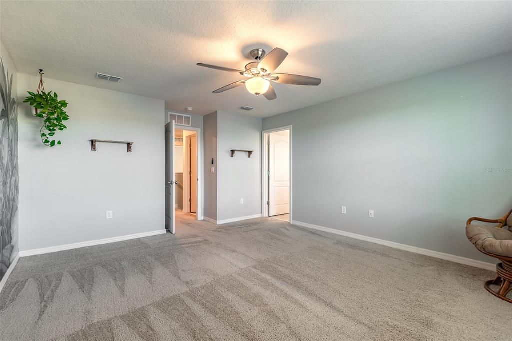 For Sale: $358,500 (3 beds, 2 baths, 1672 Square Feet)