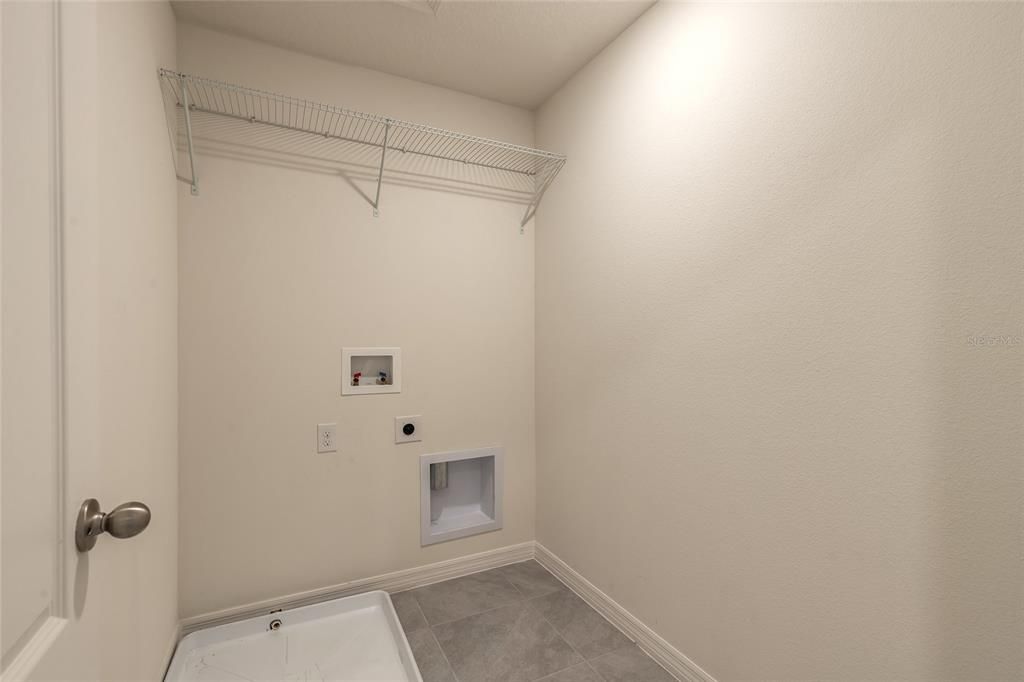 For Sale: $358,500 (3 beds, 2 baths, 1672 Square Feet)