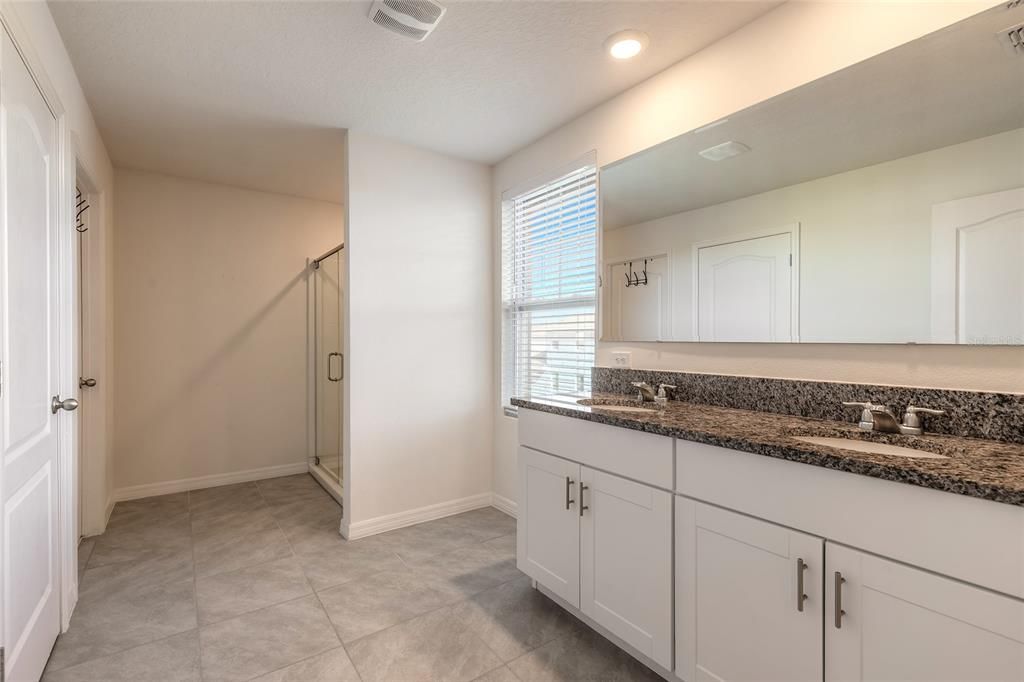 For Sale: $358,500 (3 beds, 2 baths, 1672 Square Feet)