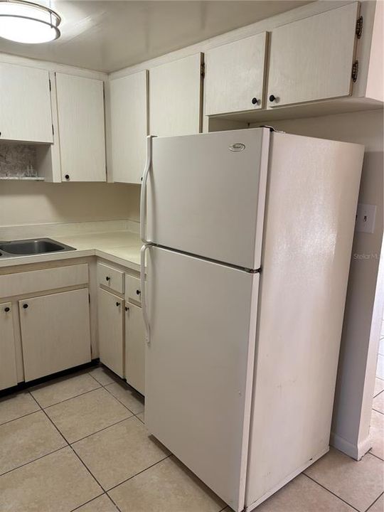 For Rent: $1,200 (1 beds, 1 baths, 723 Square Feet)