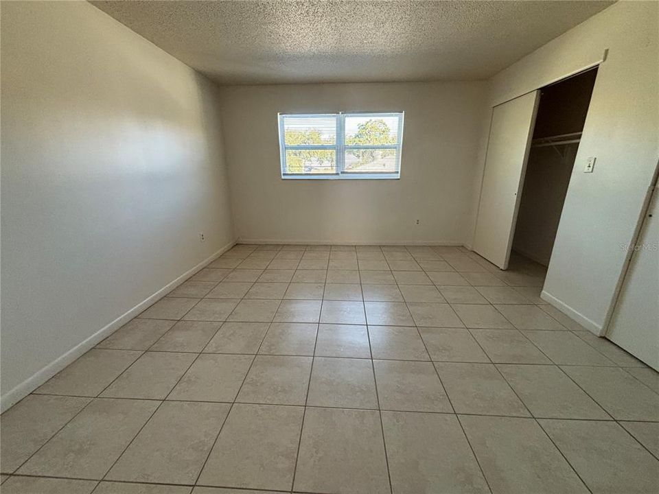 For Rent: $1,200 (1 beds, 1 baths, 723 Square Feet)