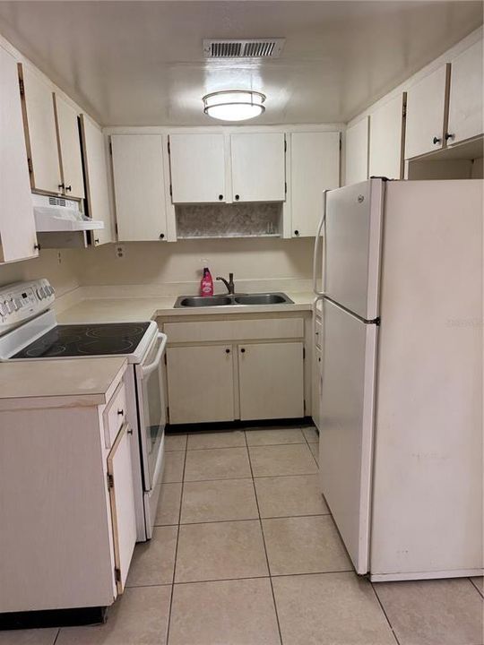 For Rent: $1,200 (1 beds, 1 baths, 723 Square Feet)