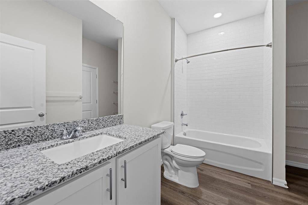 待售: $275,000 (3 贝兹, 2 浴室, 1550 平方英尺)