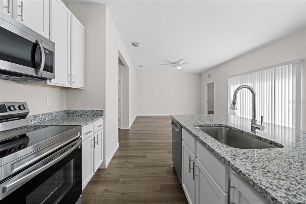 待售: $275,000 (3 贝兹, 2 浴室, 1550 平方英尺)