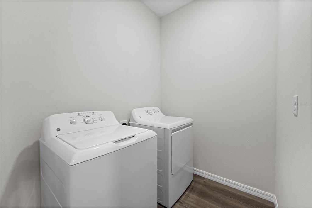 待售: $275,000 (3 贝兹, 2 浴室, 1550 平方英尺)