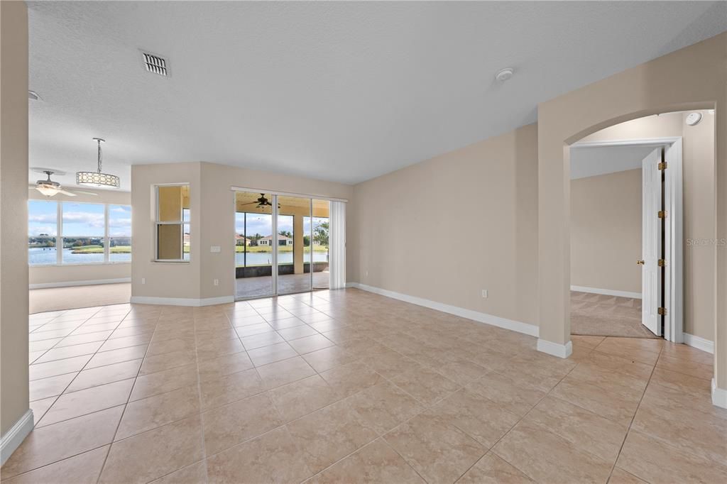 For Sale: $550,000 (4 beds, 3 baths, 2724 Square Feet)