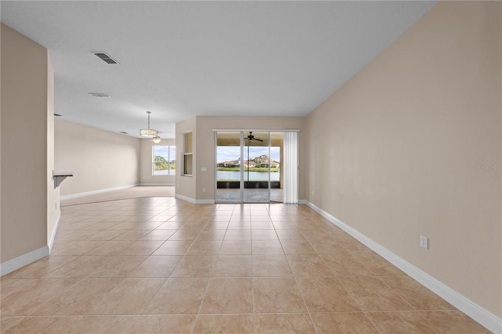 For Sale: $550,000 (4 beds, 3 baths, 2724 Square Feet)