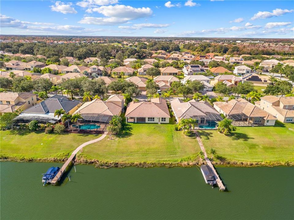 For Sale: $550,000 (4 beds, 3 baths, 2724 Square Feet)