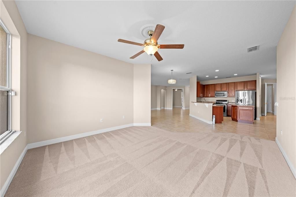 For Sale: $550,000 (4 beds, 3 baths, 2724 Square Feet)