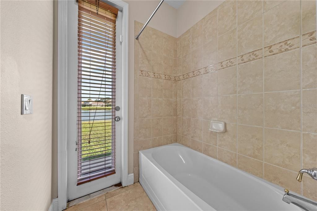 For Sale: $550,000 (4 beds, 3 baths, 2724 Square Feet)