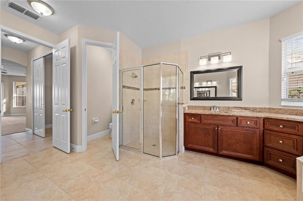 For Sale: $550,000 (4 beds, 3 baths, 2724 Square Feet)