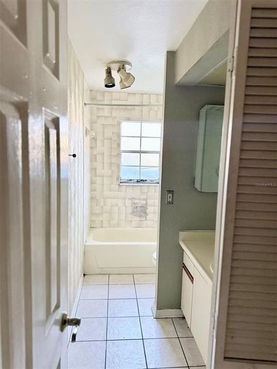 For Sale: $185,000 (3 beds, 2 baths, 1117 Square Feet)