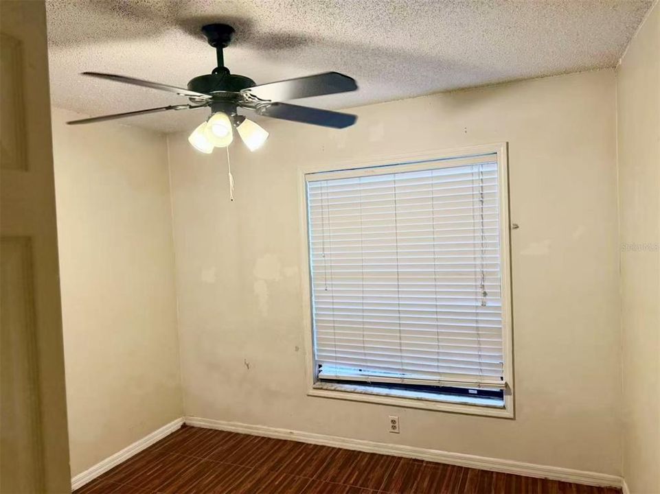 For Sale: $185,000 (3 beds, 2 baths, 1117 Square Feet)