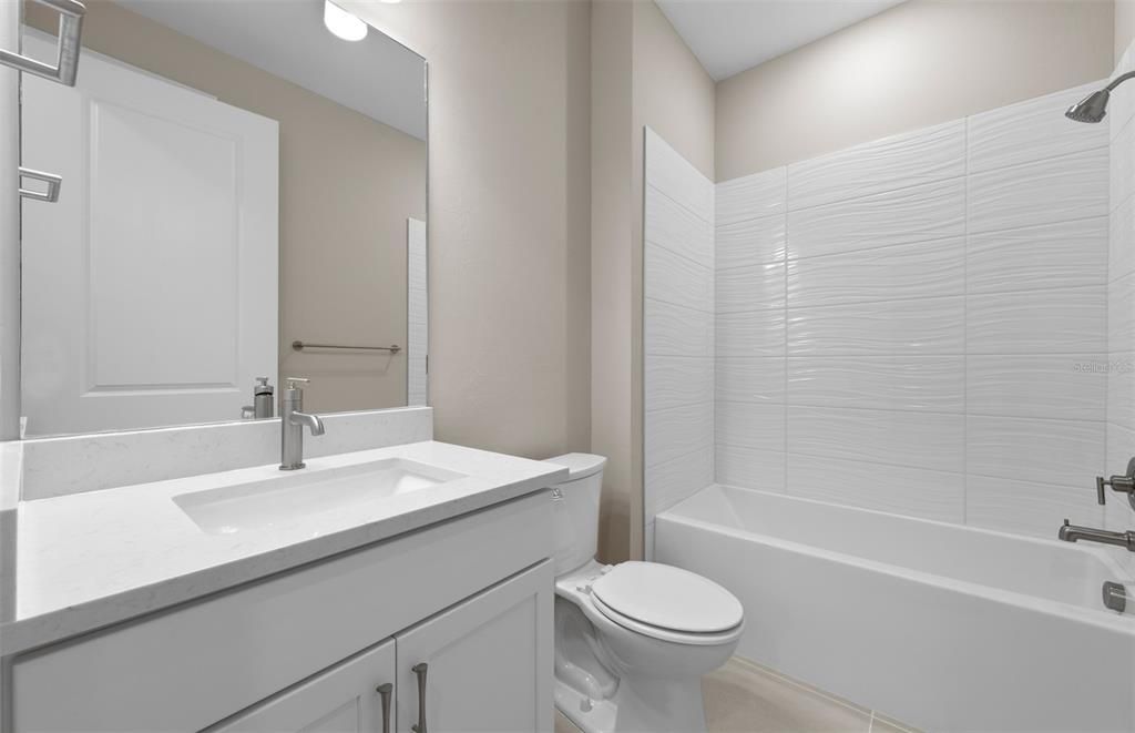 En Venta: $489,990 (3 camas, 2 baños, 2056 Pies cuadrados)