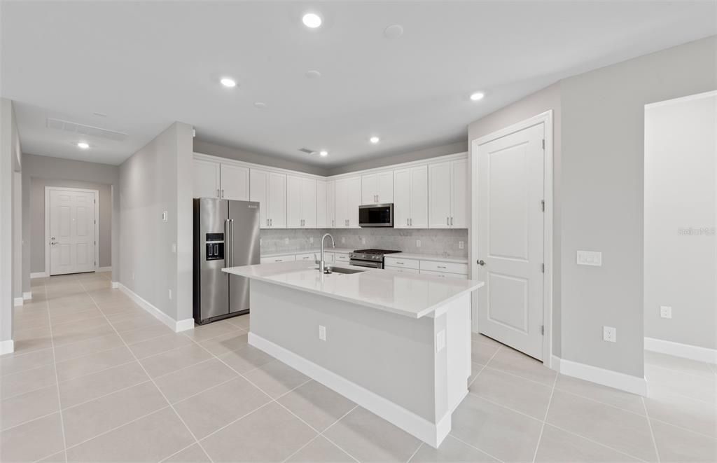 En Venta: $489,990 (3 camas, 2 baños, 2056 Pies cuadrados)