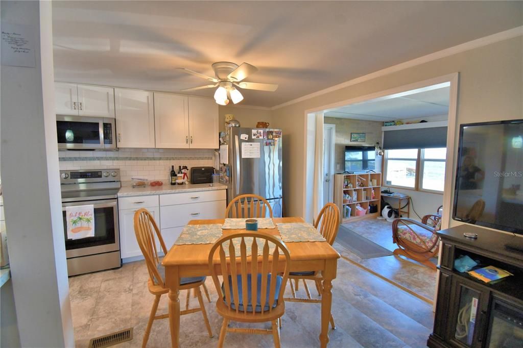 待售: $169,900 (2 贝兹, 2 浴室, 1032 平方英尺)