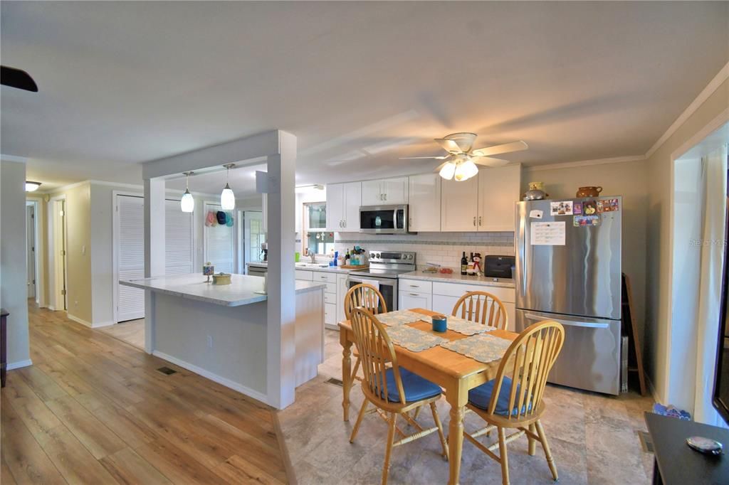 待售: $169,900 (2 贝兹, 2 浴室, 1032 平方英尺)