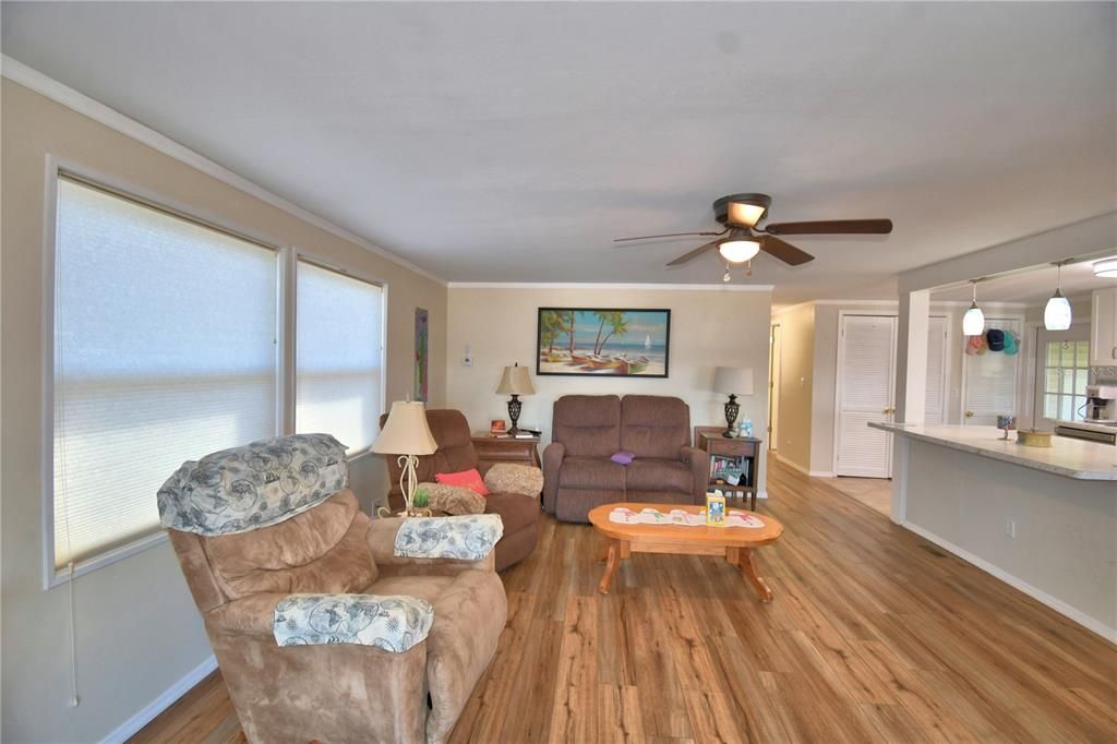 待售: $169,900 (2 贝兹, 2 浴室, 1032 平方英尺)