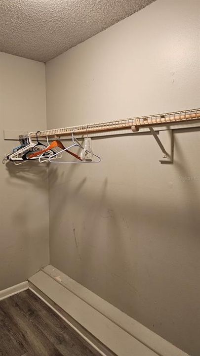 For Rent: $1,100 (1 beds, 1 baths, 642 Square Feet)