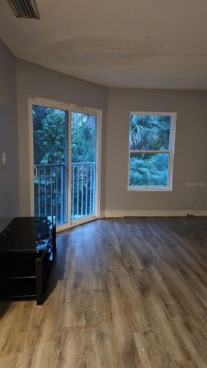 For Rent: $1,100 (1 beds, 1 baths, 642 Square Feet)