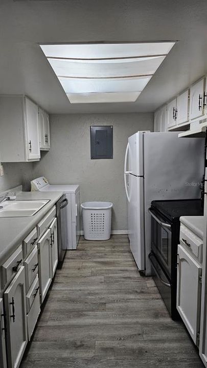 For Rent: $1,100 (1 beds, 1 baths, 642 Square Feet)