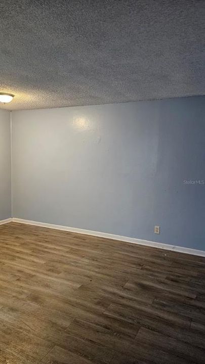 For Rent: $1,100 (1 beds, 1 baths, 642 Square Feet)
