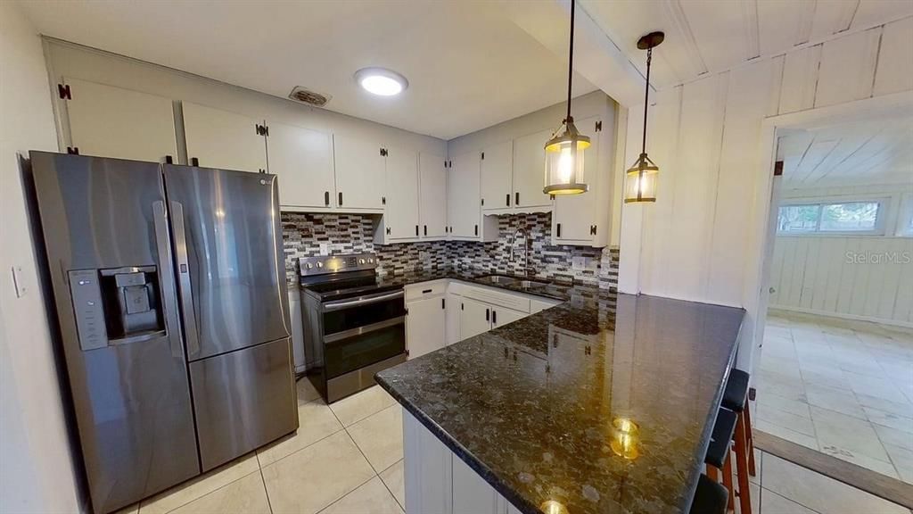 出租: $3,000 (4 贝兹, 2 浴室, 1820 平方英尺)