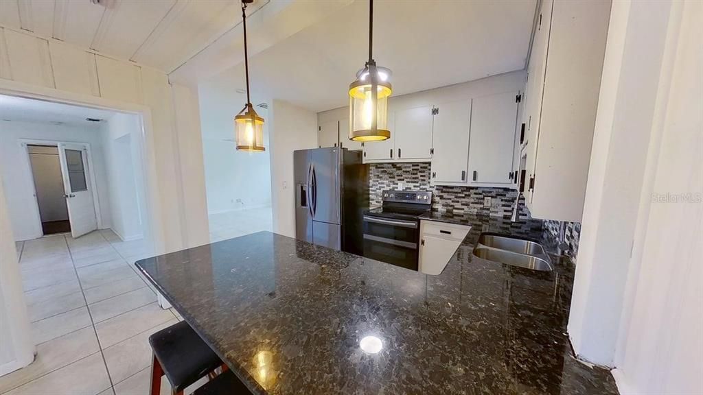 出租: $3,000 (4 贝兹, 2 浴室, 1820 平方英尺)