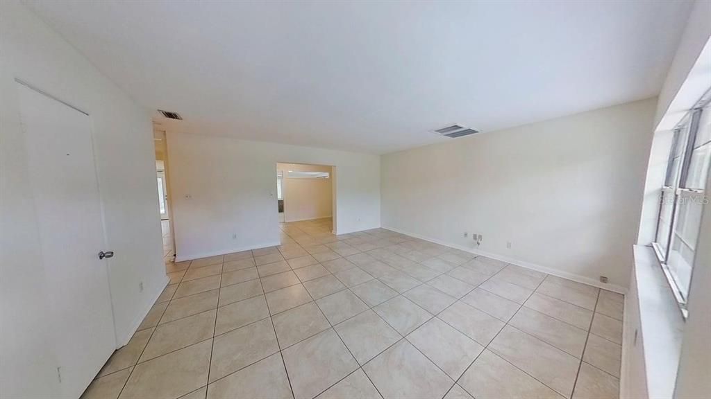 出租: $3,000 (4 贝兹, 2 浴室, 1820 平方英尺)