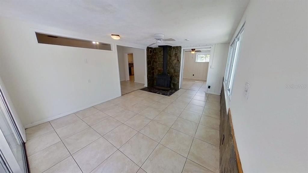 出租: $3,000 (4 贝兹, 2 浴室, 1820 平方英尺)