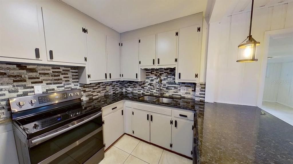 出租: $3,000 (4 贝兹, 2 浴室, 1820 平方英尺)