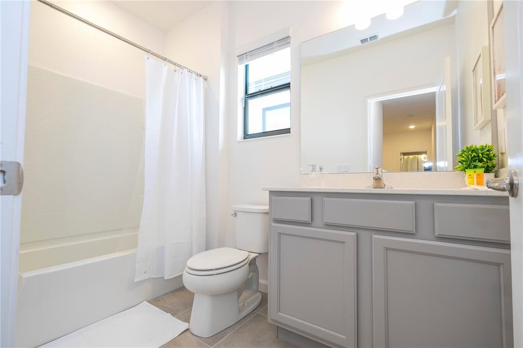 For Sale: $1,580,000 (6 beds, 6 baths, 2920 Square Feet)