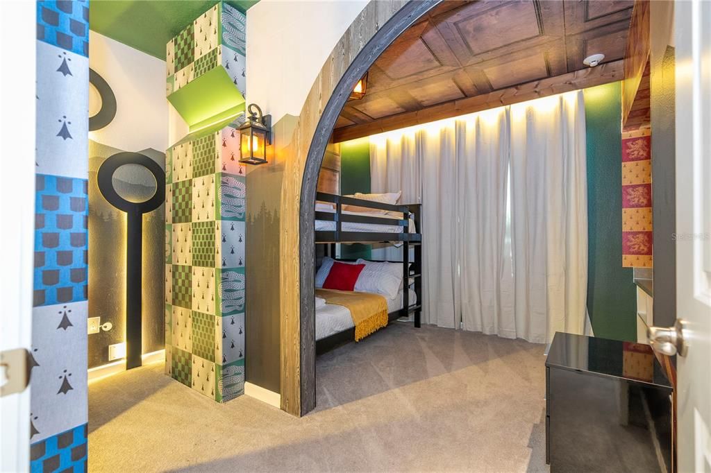 For Sale: $1,580,000 (6 beds, 6 baths, 2920 Square Feet)