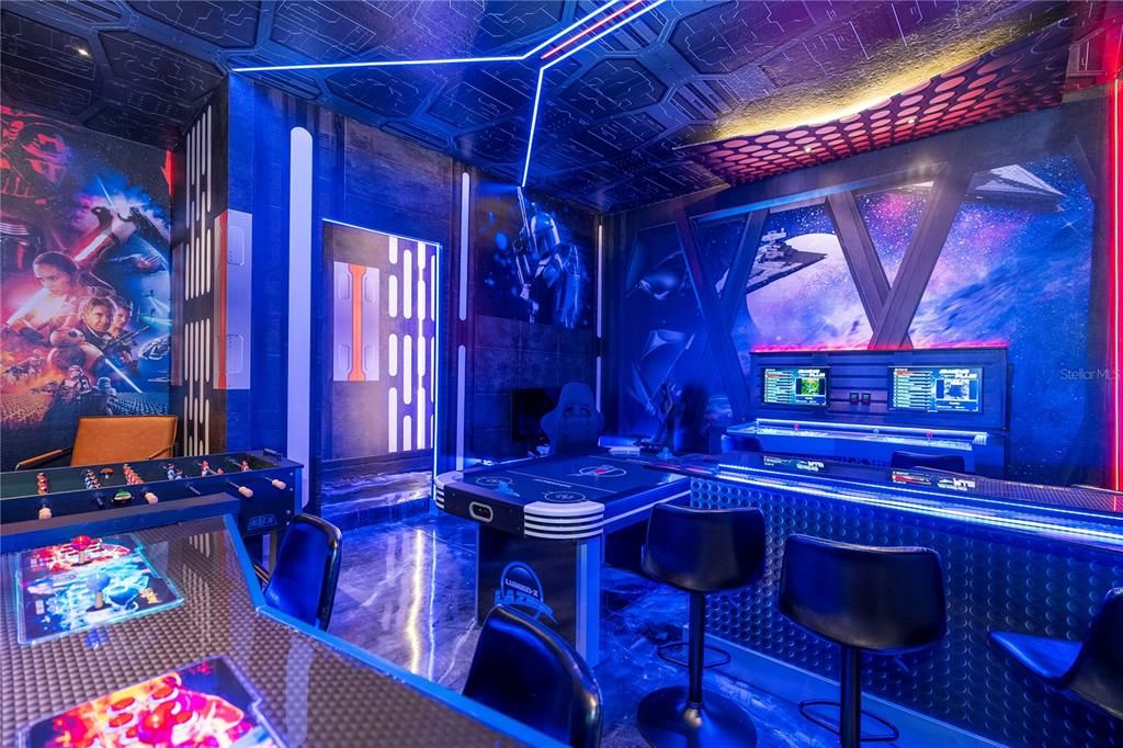 For Sale: $1,580,000 (6 beds, 6 baths, 2920 Square Feet)