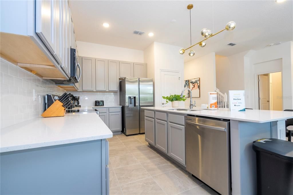 For Sale: $1,580,000 (6 beds, 6 baths, 2920 Square Feet)