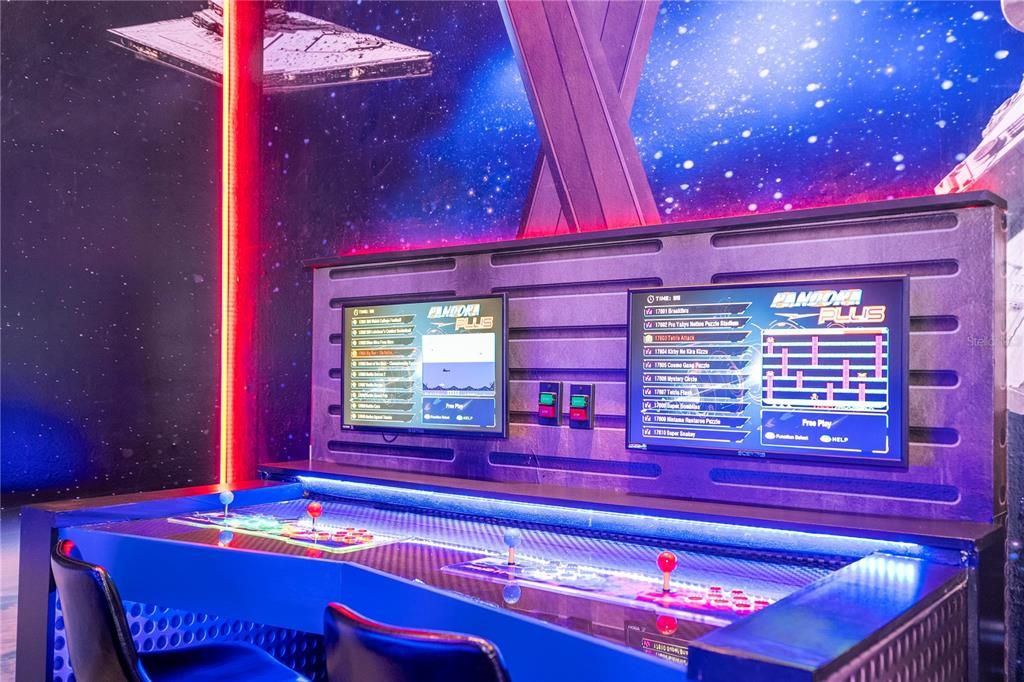 For Sale: $1,580,000 (6 beds, 6 baths, 2920 Square Feet)