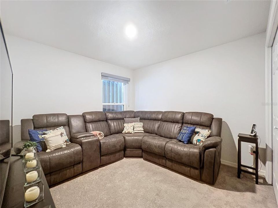 For Rent: $2,300 (4 beds, 2 baths, 1802 Square Feet)