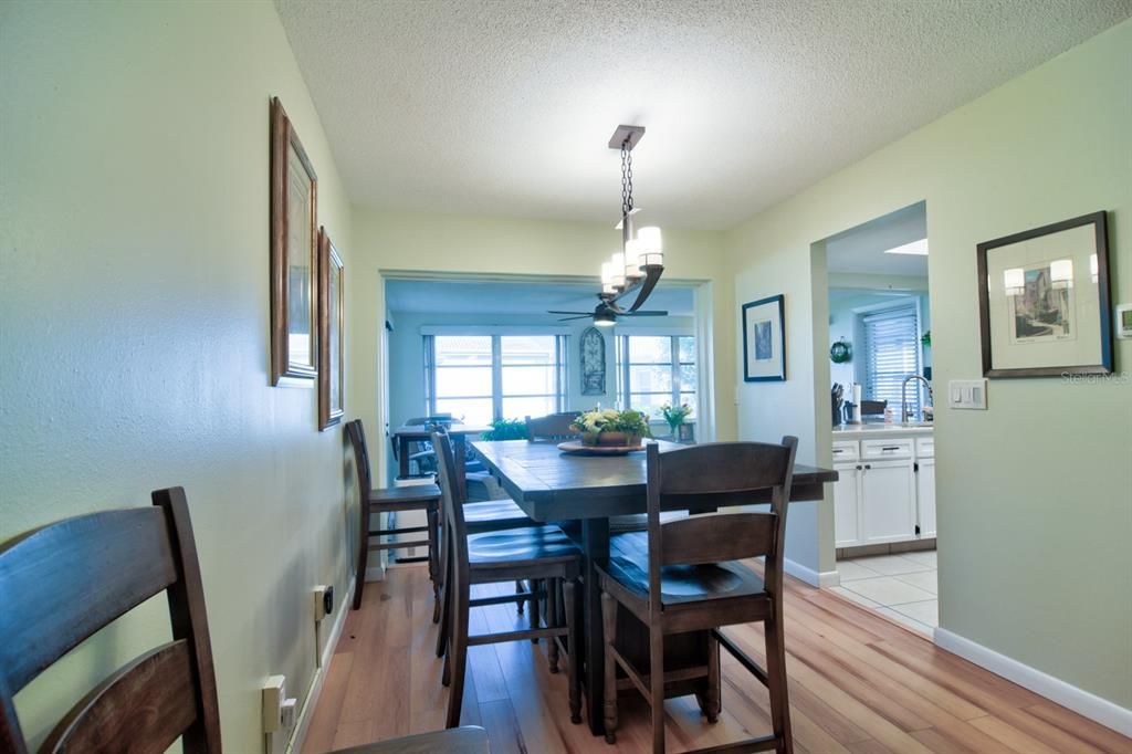 En Venta: $285,000 (2 camas, 2 baños, 1188 Pies cuadrados)