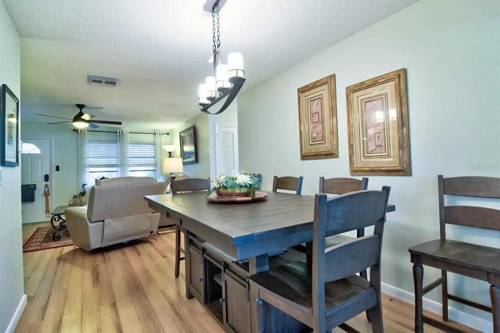 En Venta: $285,000 (2 camas, 2 baños, 1188 Pies cuadrados)