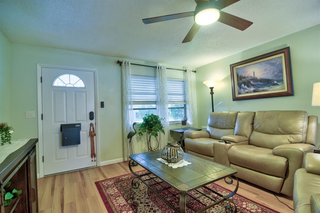 En Venta: $285,000 (2 camas, 2 baños, 1188 Pies cuadrados)