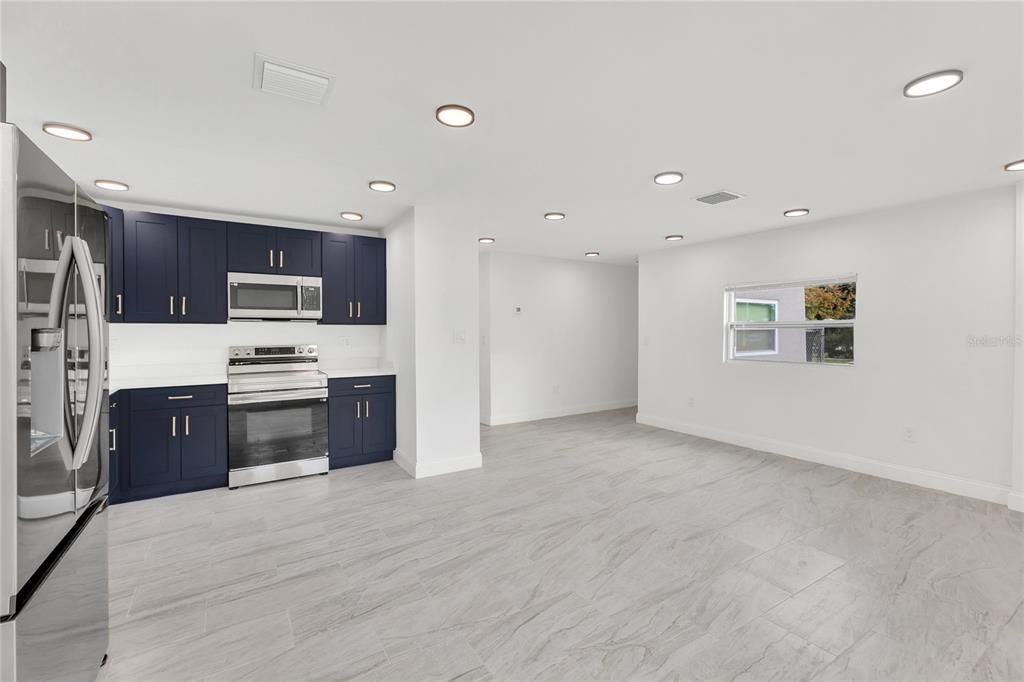 En Venta: $325,000 (0 camas, 0 baños, 1085 Pies cuadrados)