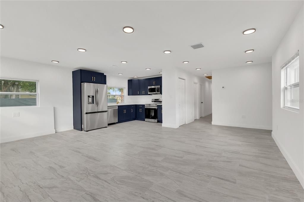 En Venta: $325,000 (0 camas, 0 baños, 1085 Pies cuadrados)