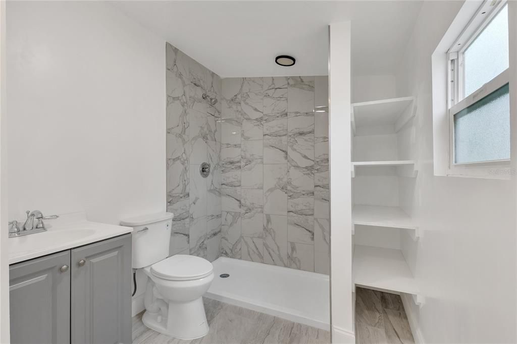 En Venta: $325,000 (0 camas, 0 baños, 1085 Pies cuadrados)