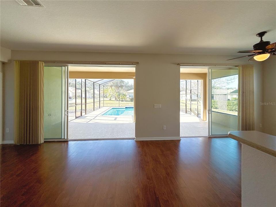 For Sale: $450,000 (3 beds, 2 baths, 1736 Square Feet)