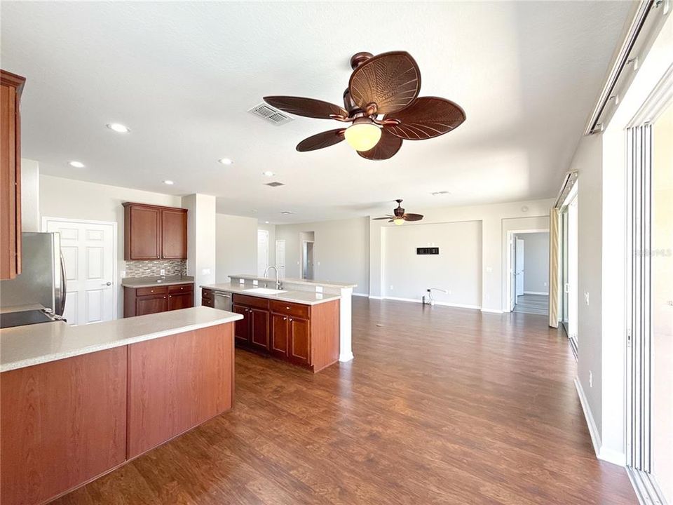 For Sale: $450,000 (3 beds, 2 baths, 1736 Square Feet)